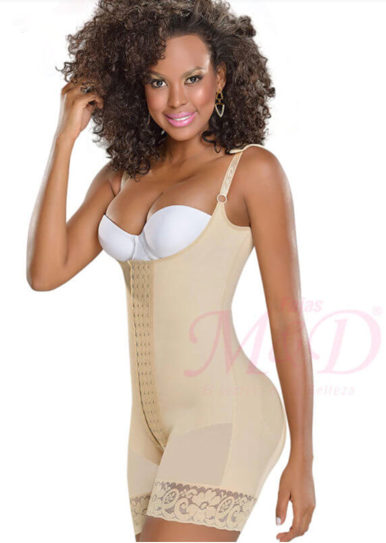 Faja corta con 4 niveles de abrochadura Ref. F0083