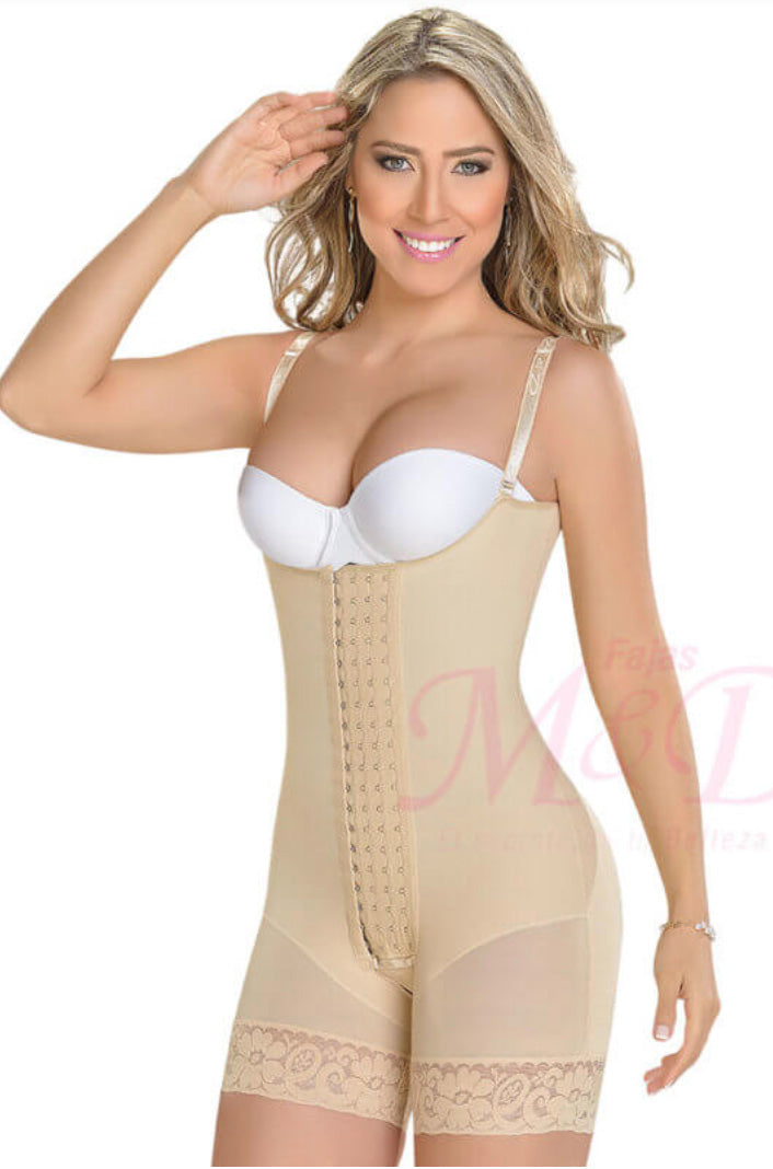 Faja corta con 4 niveles de abrochadura Ref. F0083